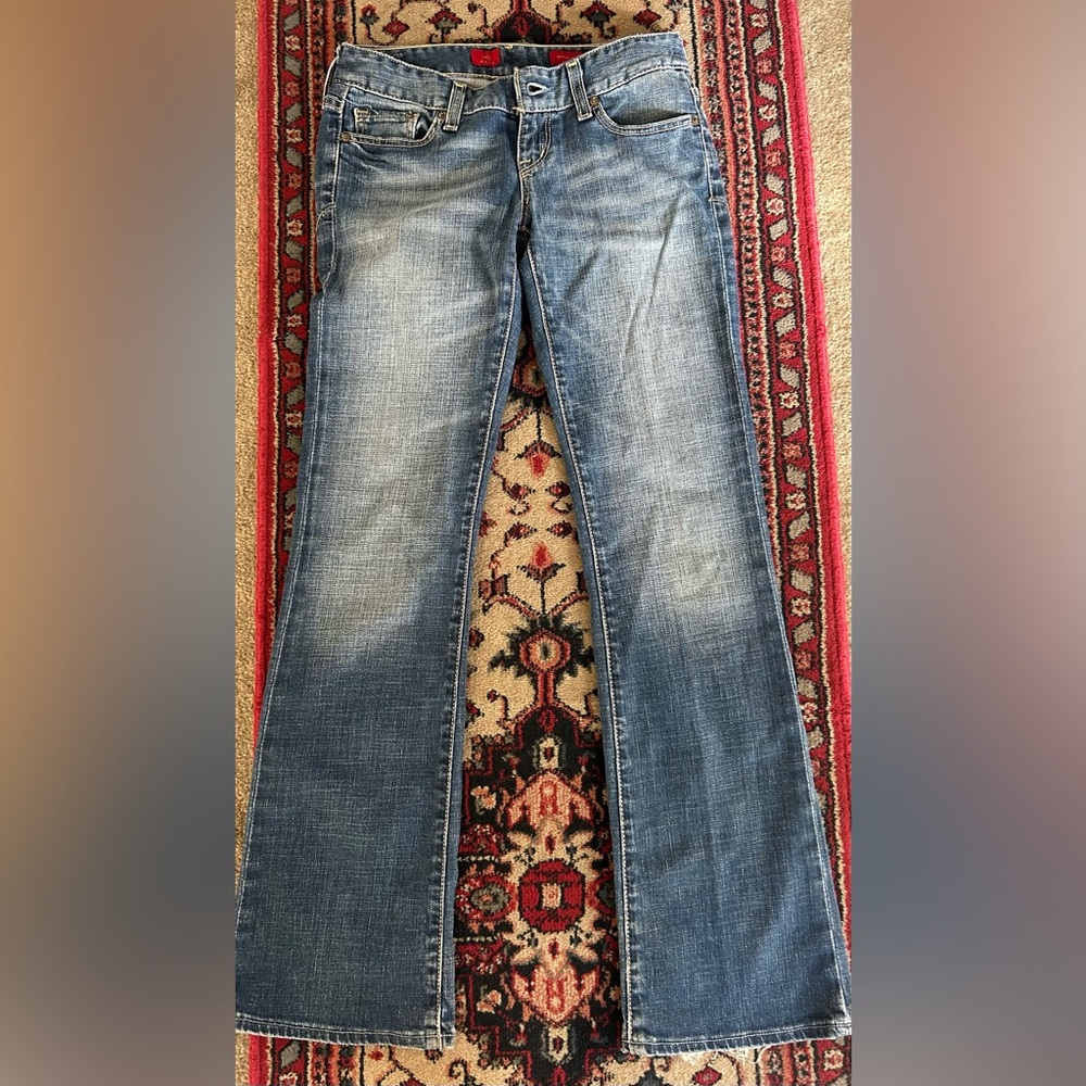 Women’s Flare Blue Jeans  w01 boot
X2 quality denim
Size 0R